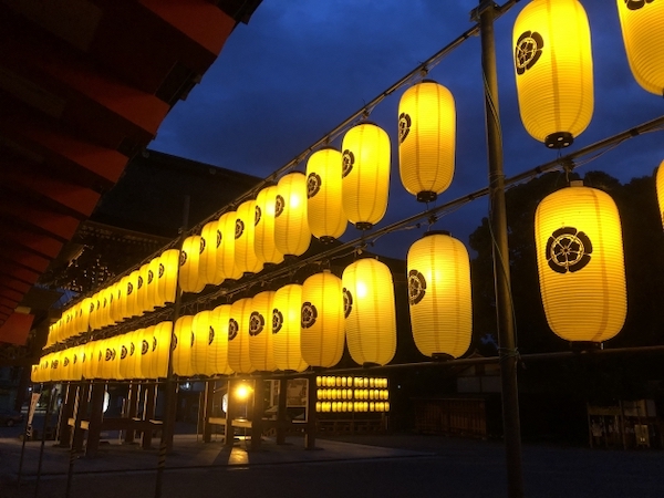 提灯を飾る意味や種類にはどんなものがある 屋台家 千寿堂 お祭りのケータリングサービス